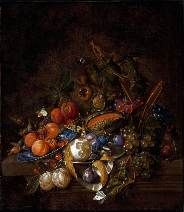 Raisins, prunes, melon, abricots, citron pelé, noisette sur un entablement de pierre